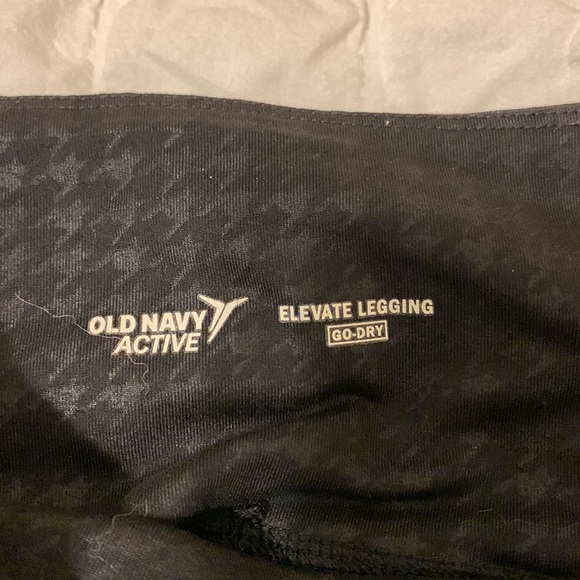 Old navy active leggings - Picture 2 of 7